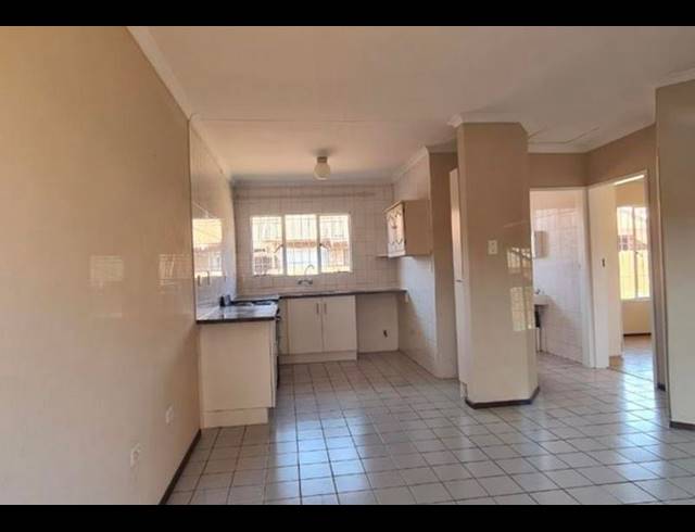 2 BEDROOM TOWNHOUSE FOR SALE IN TERENURE